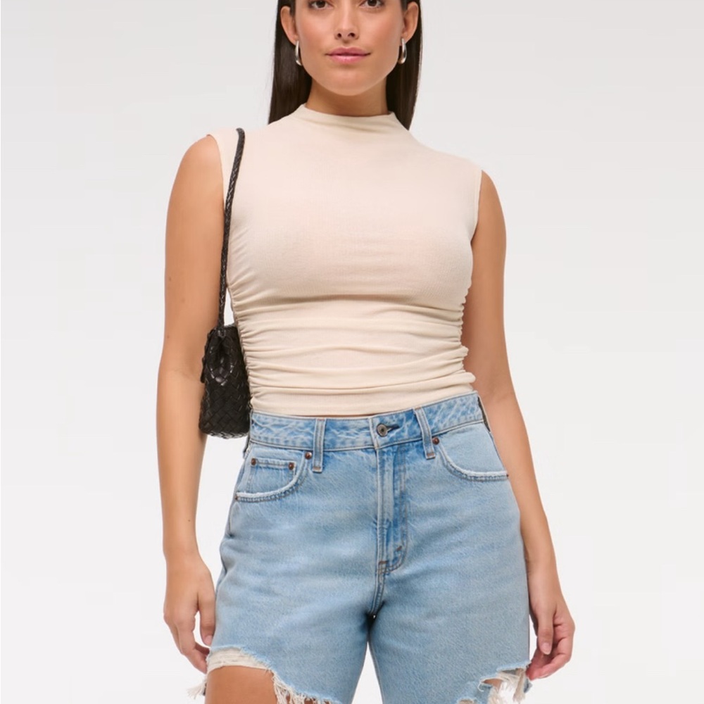 Abercrombie & Fitch Curve Love High Rise Loose Short